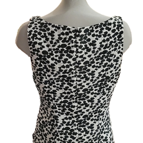 Jessica Simpson dress, black white, floral pattern, sleeveless, beading, size 10 - Picture 3 of 15